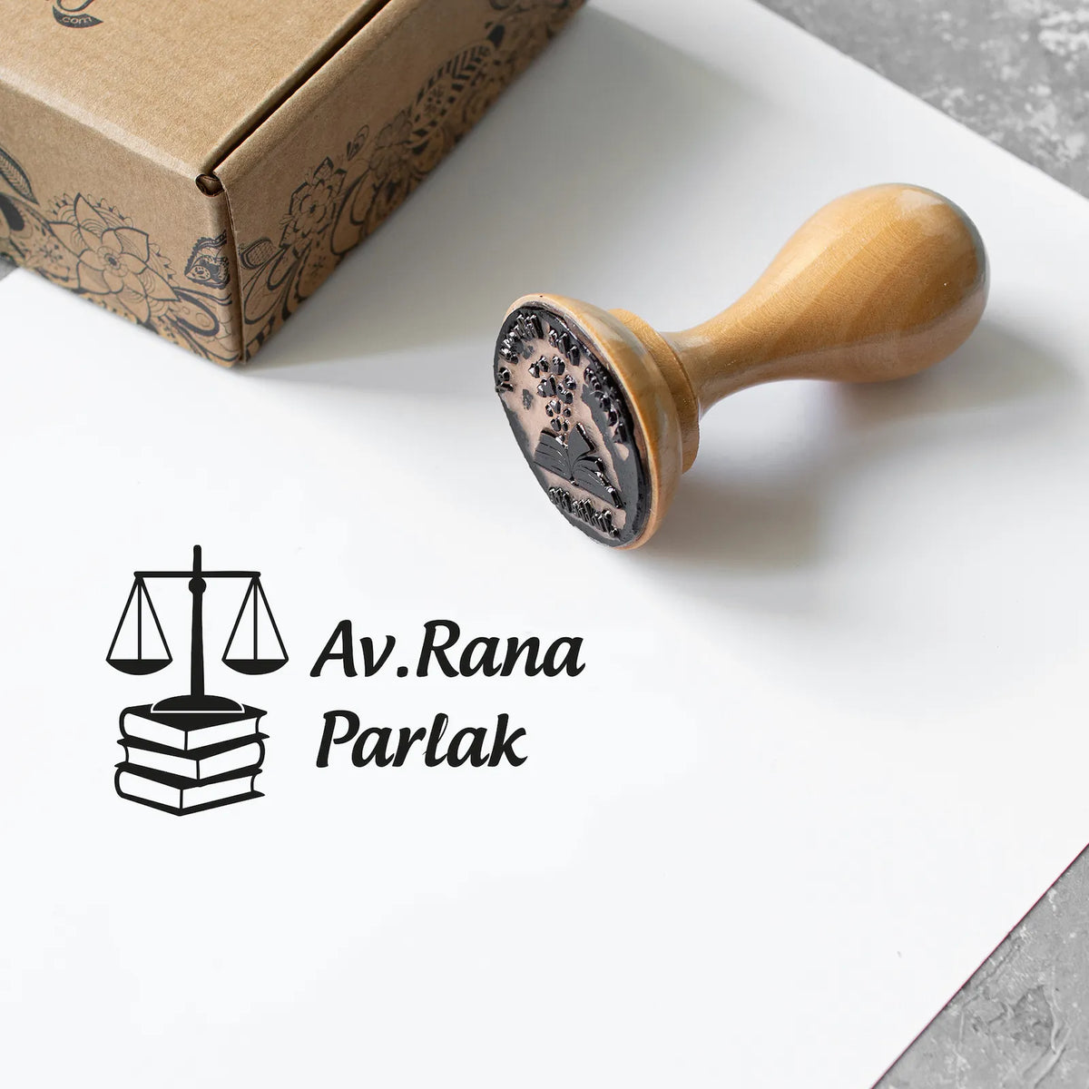 Adalet Terazisi İsme Özel Kitap Mührü