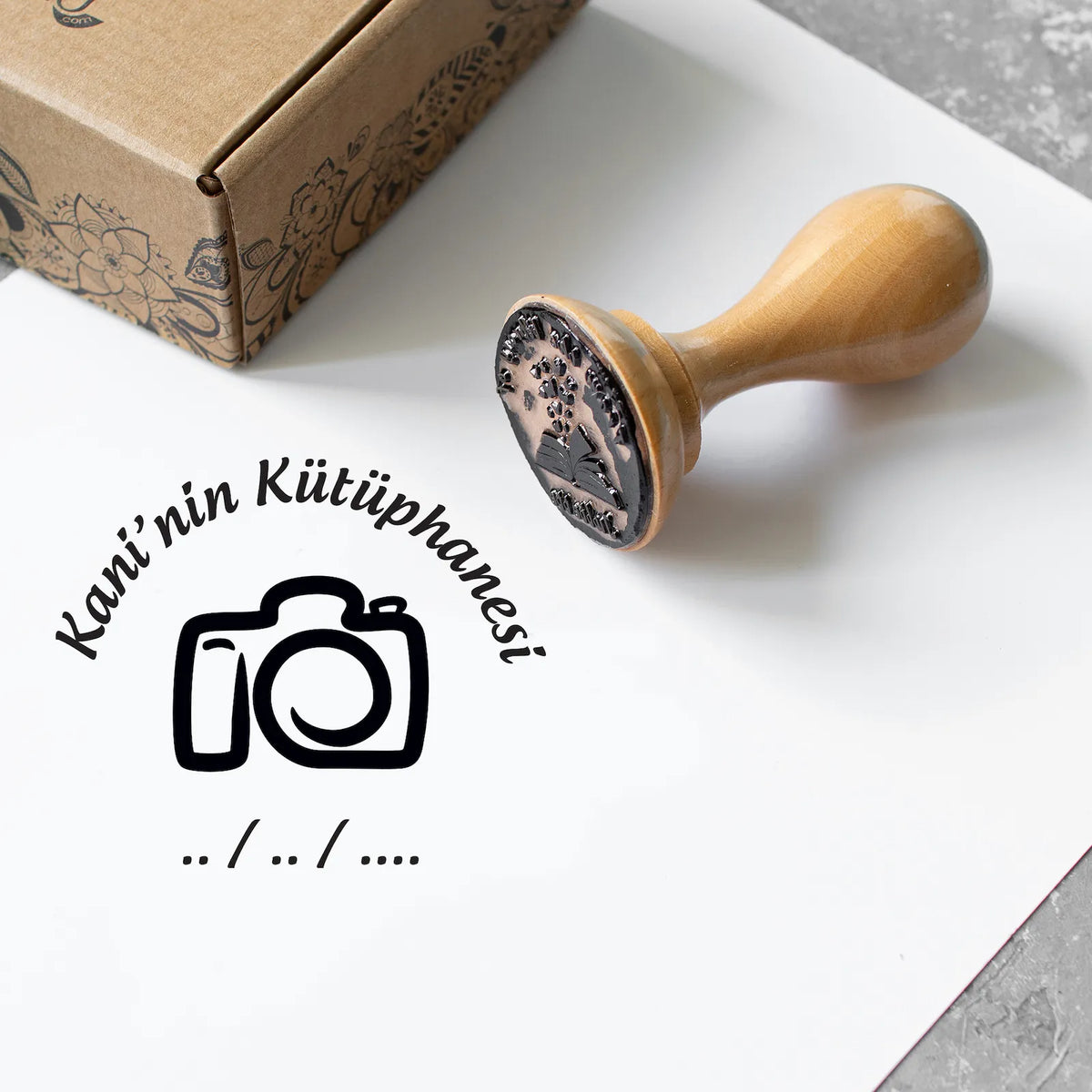 Fotoğraf Makinesi ve Kameralı Mühür