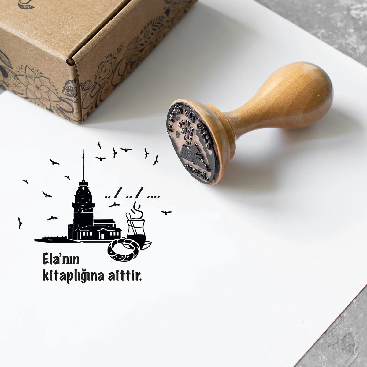 Simit, Çay, Martılar ve Kız Kulesi
